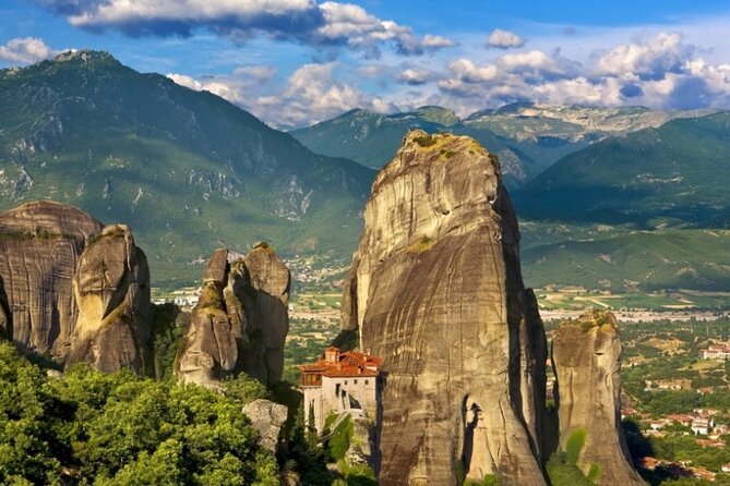 2 Days Spanish Guided Tour in Delphi and Meteora - Itinerary Overview