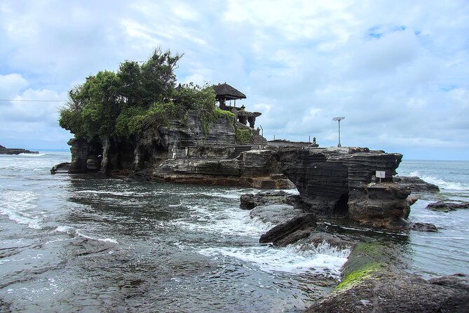 2 Days Tour in Dolphin Sights and Sacred Sites - Dolphin Watching Experience