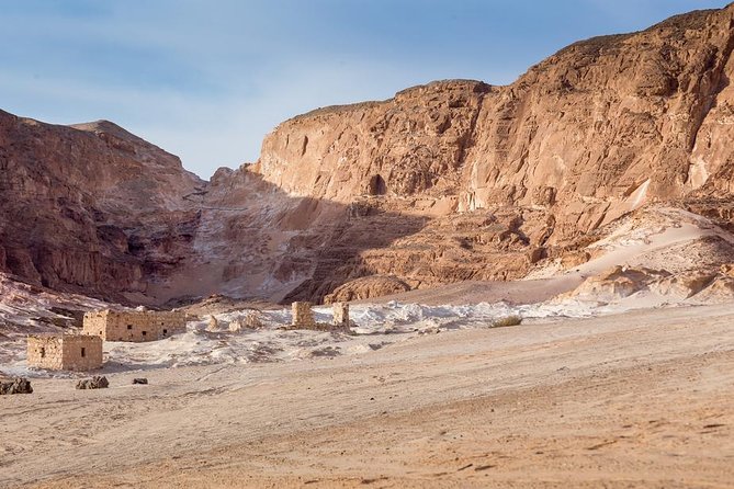 2 Days White Desert And Bahariya Oasis Tour - Itinerary Overview