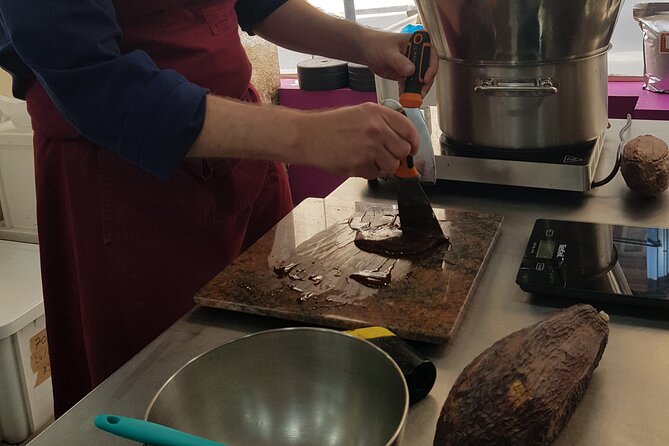 2-Hour Chocolate Bar Workshop in Paris - Meeting and Pickup