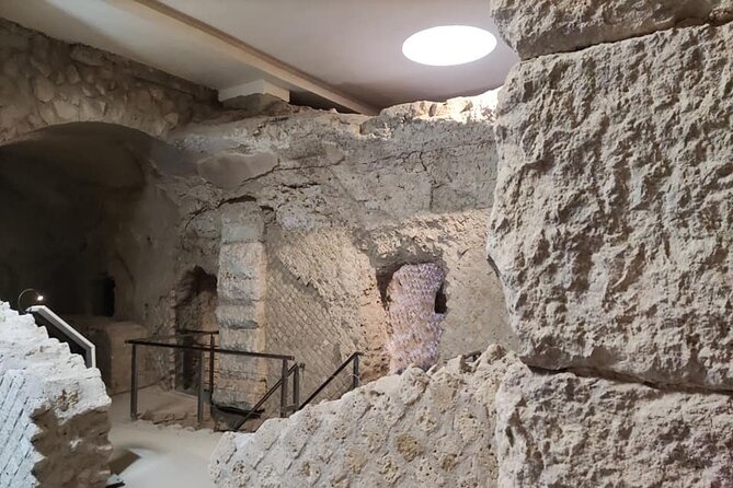 2-Hour Guided Visit to Rione Terra - Meeting Point Information