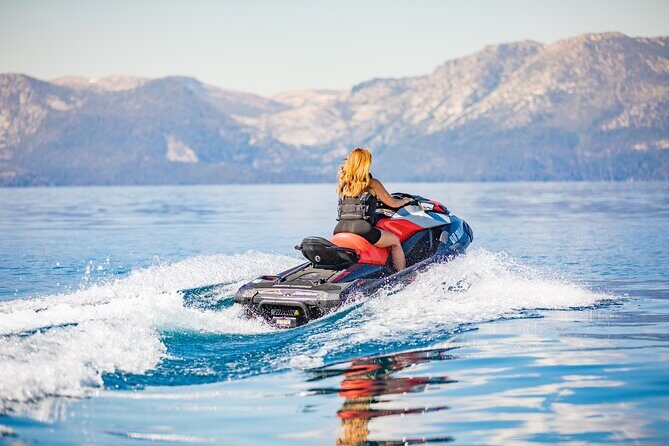 2 Hour Jet Ski Thrills on Zephyr Cove's Water - An In-Depth Look at Lake Tahoe’s Jet Ski Tour