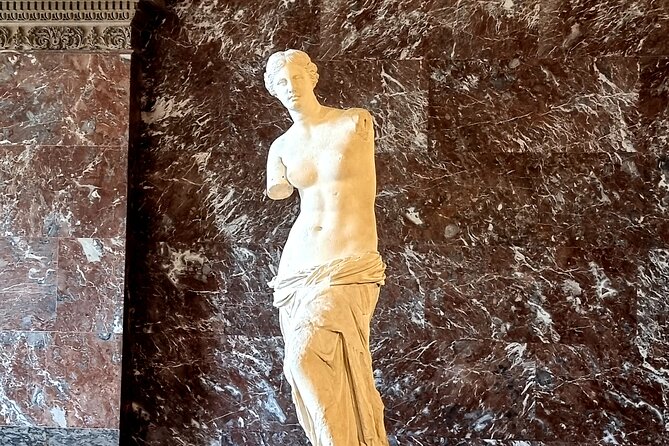 2 Hour Louvre Museum Private Walking Tour With Licensed Guide - Expert Licensed Guide