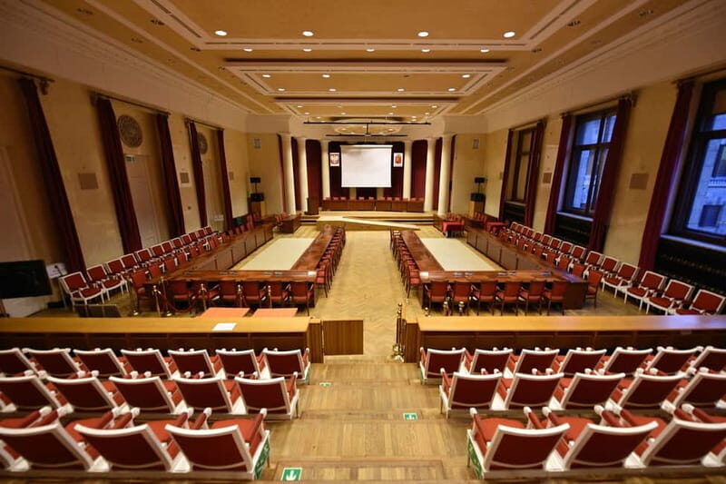 2 hour: Palace of Culture & Science Guided Tour in English - Architectural and Cultural Significance