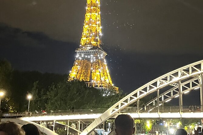 2-Hour Paris Cruise Seine River Experience With Champagne - Itinerary for the 2-Hour River Cruise