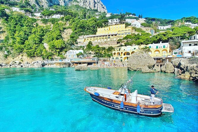 2-Hour Private Boat Tour to the Natural Beauties of Capri - Itinerary Details
