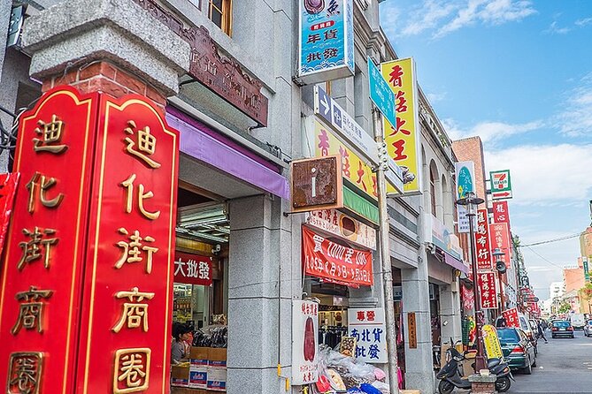 2-Hour Private Dadaocheng Walking Tour - Cultural Landmarks