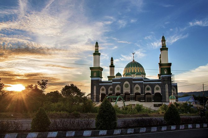 2-Hour Private Guided Romantic Tour in Bengkulu - Itinerary Details