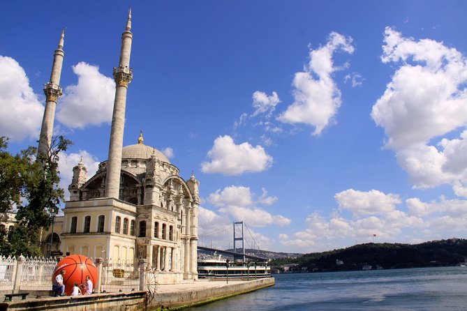 2-Hour Private Luxury Yacht Cruise on Bosphorus With Transfers - Overview and What To Expect