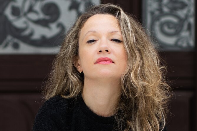 2-Hour Private Photo Walking Tour - Capture Barcelonas Landmarks