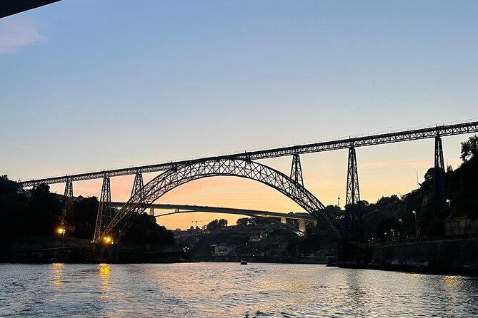 2-Hour Private Tour (1 to 6 People) on the Douro River With a Local - Meeting and Pickup