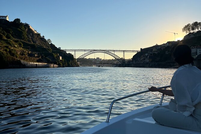 2-Hour Private Tour (1 to 6 People) on the Douro River With a Local - Pricing and Booking