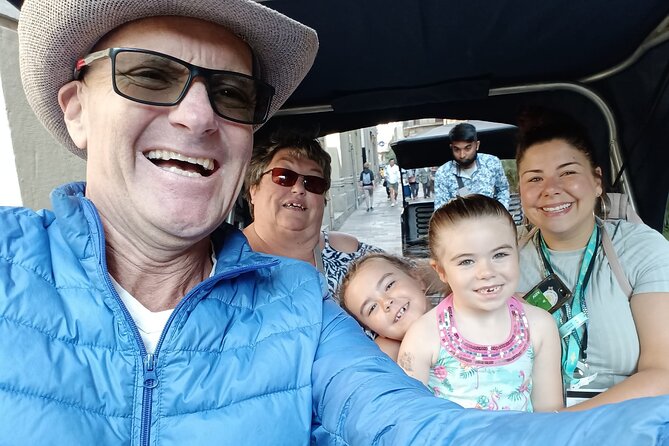 2-Hour Private Tour in French in the Historic Center of Barcelona - Expert Guide and Local Insights