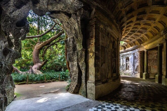 2-Hour Royal Palace of Caserta Tour With a Royal Expert - Features and Highlights