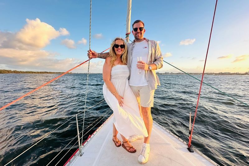 2-Hour Sailing Cruise Small Group with Refreshments in Gold Coast - Midday or sunset: choose the mood you want