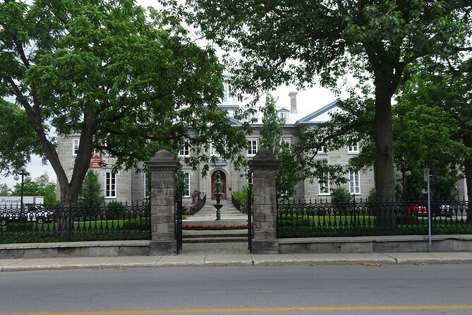 2-hour Self-Guided Walking Tour & Scavenger Hunt in Terrebonne - Tour Overview and Details