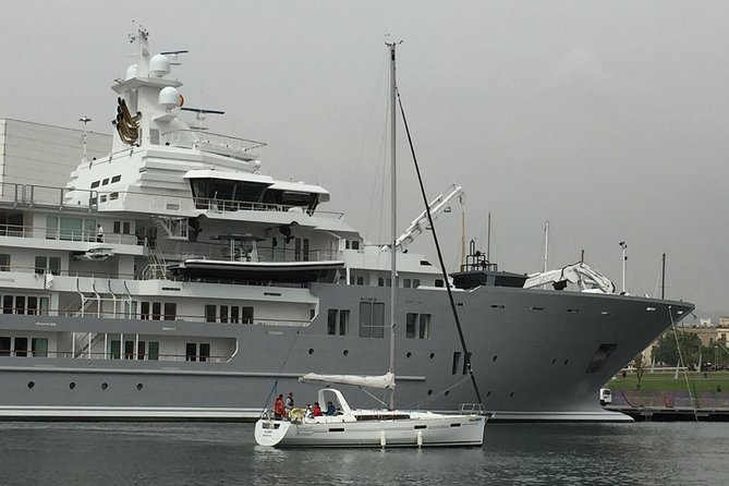 2-Hour Small Group Cruise From Barcelona - Common Questions