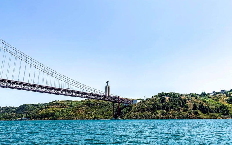 2-Hour Small Group Cultural Sailboat Experience in Lisbon - Choosing between daytime and late departures