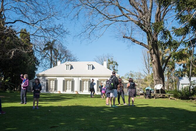 2-Hour Tauranga and Mount Maunganui Minibus Private Tour - Knowledgeable Tour Guide