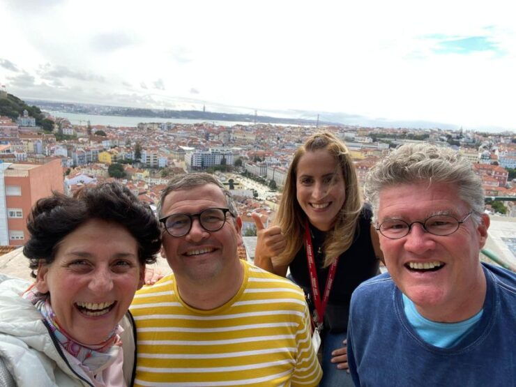 2-Hour Tour Around Lisbon - Local Guide Expertise