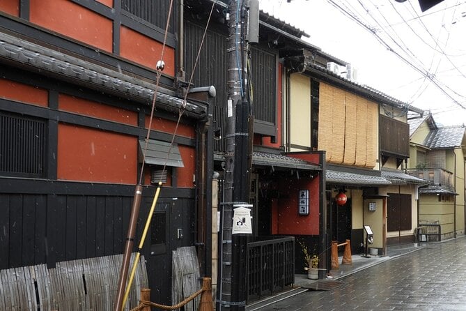 2 Hour Walking Historic Gion Tour in Kyoto Geisha Spotting Area - Tips for Geisha Spotting in Gion