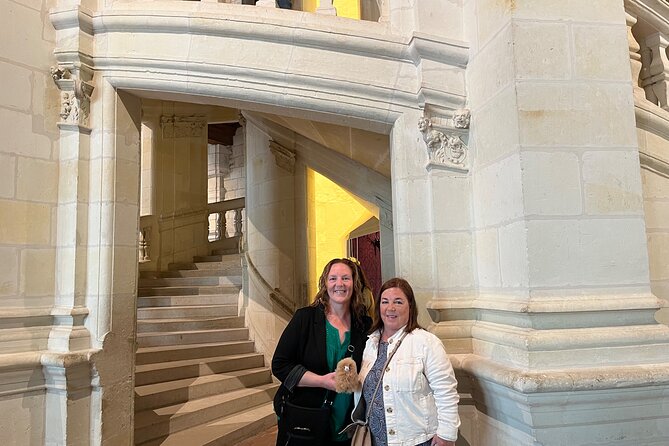 2-Hour Walking Tour Around Paris - Tour Highlights