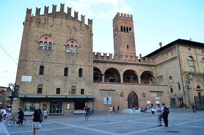 2-Hour Walking Tour Discovering the Musical Side of Bologna - Good To Know