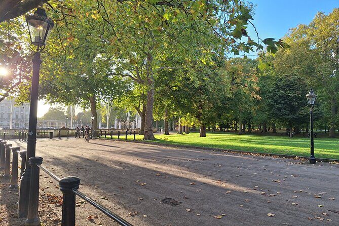 2 Hour Walking Tour from Buckingham Palace to Big Ben - Practical Details and Tips