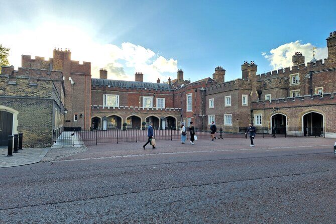 2 Hour Walking Tour from Buckingham Palace to Big Ben - FAQ