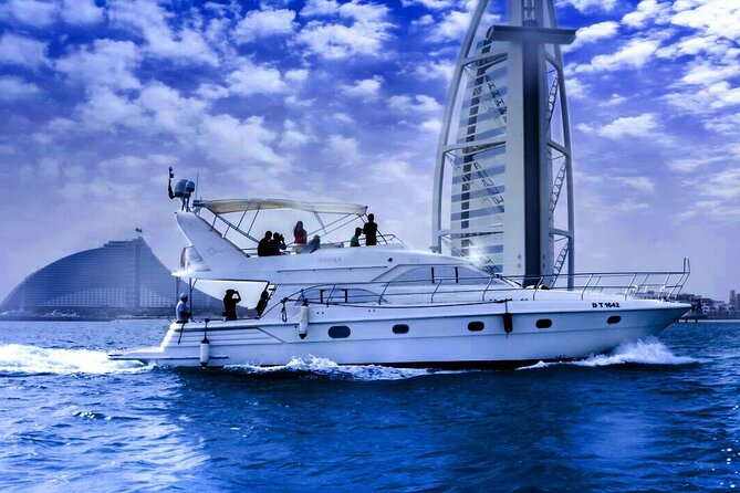 2 Hour Yacht Tour Around Palm Island - Additional Information and Restrictions