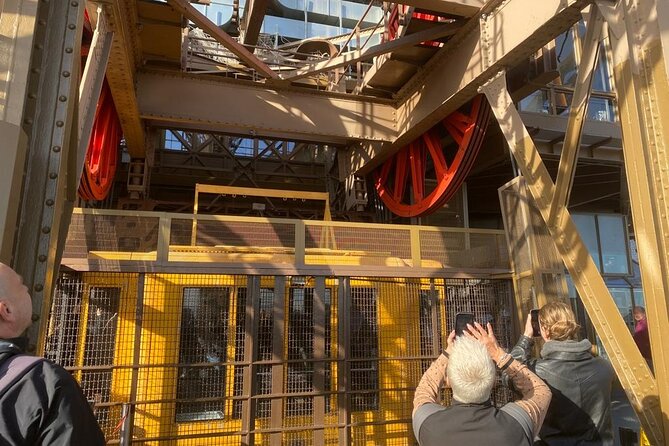 2 Hours Eiffel Tower Guided Tour Paris (Elevator) - Price and Booking