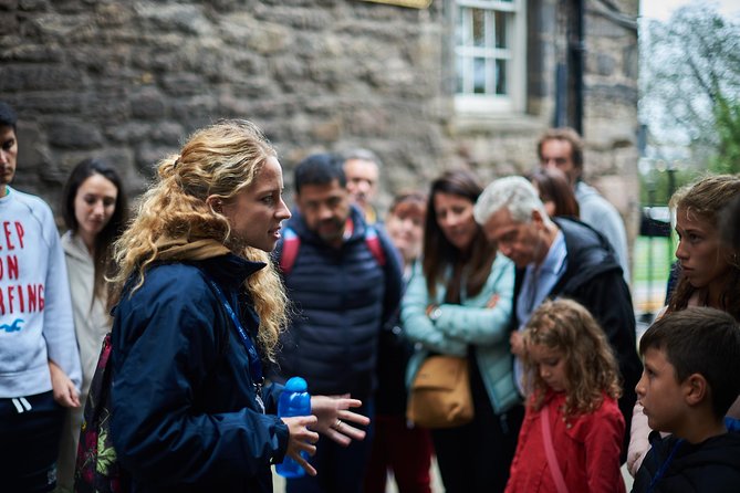 2 Hours Ghost Tour - English Tour Guide - Meeting and Pickup Details