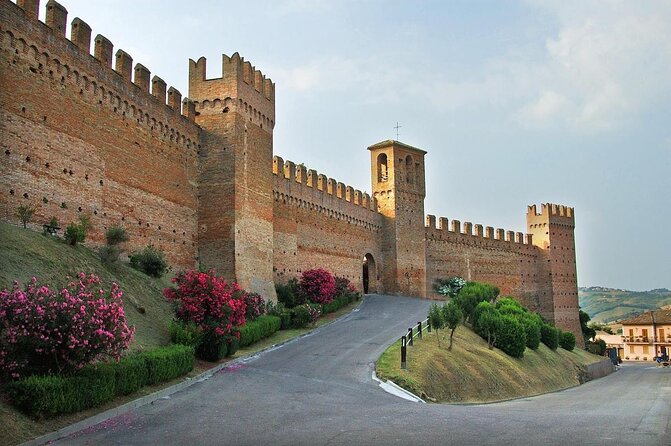 2 Hours Group Walking Tour of Gradara With Access to Its Mighty Fortress - Good To Know