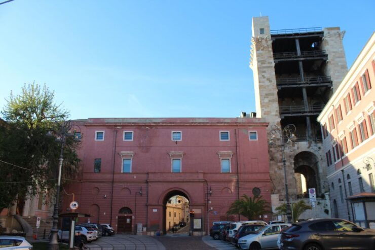 2 Hours Guided Tour of San Pancras and Castello - Tour Details