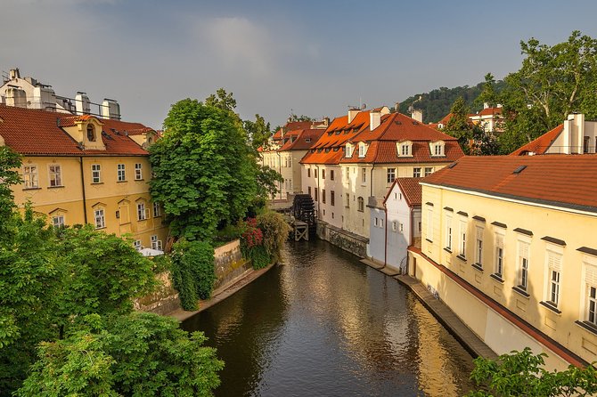 2-Hours Historical Downtown of Prague - Directions and Weather Considerations