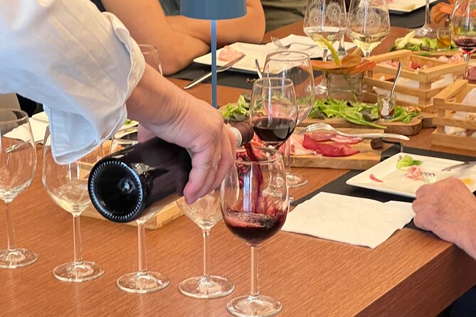 2 Hours Local Wine and Food Tasting in San Marino Center - Location and Logistics