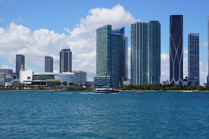 2 Hours Miami Private Boat Rental - The Sum Up
