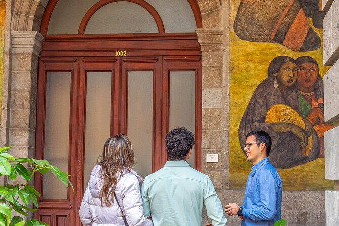 2 Hours of Mexican Muralism with an Art Lover - Discover the Heart of Mexican Muralism in Mexico City