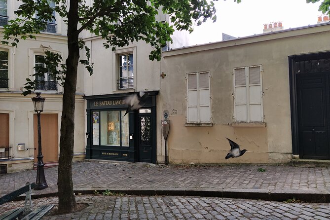 2 Hours of Paris Crime Circuit Around Montmartre - Tour Overview