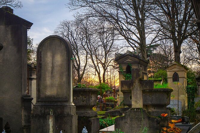 2 Hours Père Lachaise Cemetery Small Group Tour - Cancellation Policy