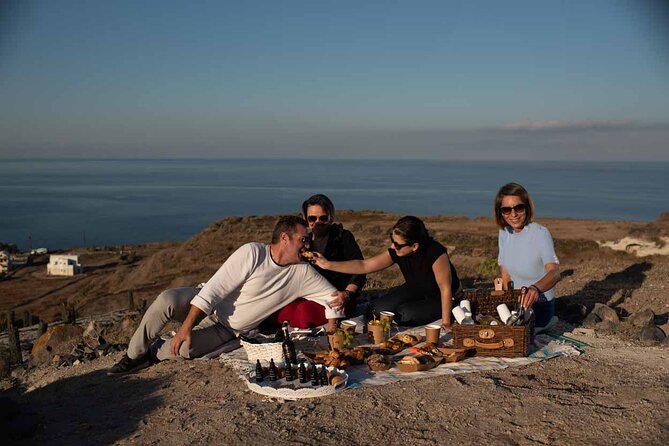 2-Hours Picnic Experience at Santorini - Picnic Options and Locations