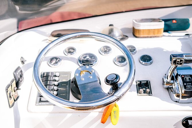 2 Hours Private and Guided Cruise on Lake Como by Motorboat - Positive Reviews From Satisfied Travelers