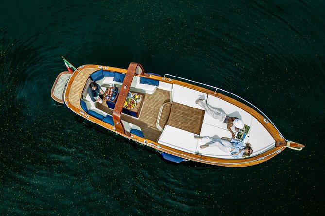 2 Hours Private Boat Tour on Lake Como Bellagio - Tour Duration and Location