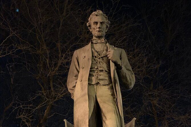 2 hours Private Evening Walking Tour with the Ghosts of Chicago - An In-Depth Look at the Haunted Chicago Experience  