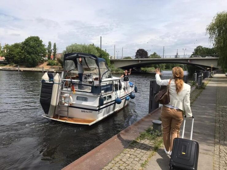 2 Hours: Private Harbor and Castle Sightseeing Cruise - Highlights of the Experience