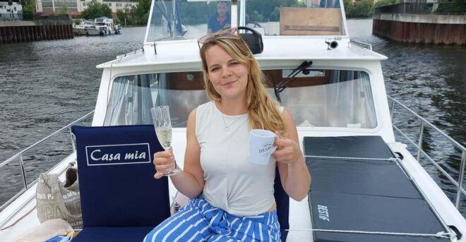 2 Hours: Private Harbor and Castle Sightseeing Cruise - Included Amenities