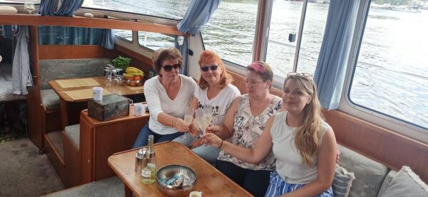 2 Hours: Private Harbor and Castle Sightseeing Cruise - Photography Opportunities