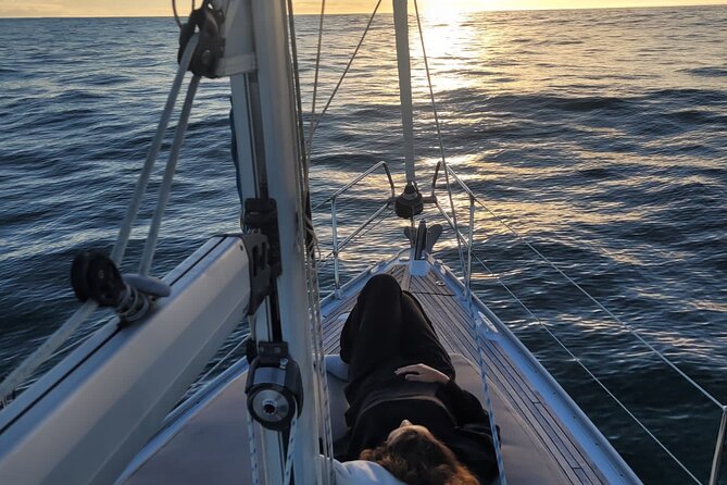 2 Hours Private Sunset Experience by Sailboat in Cascais - Experience Highlights