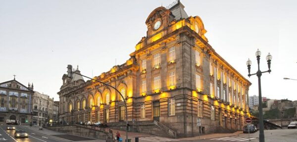 2 Hours Private Walking Tour of Porto Historic Center - Frequently Asked Questions