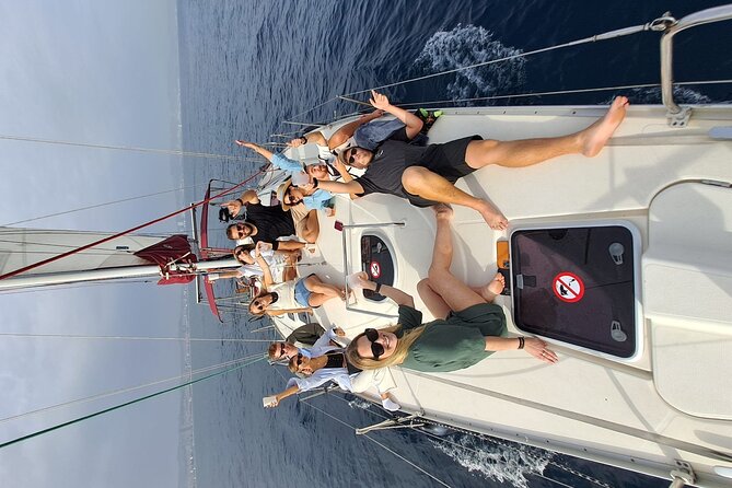 2 Hours Sailing Experience in Barcelona - Maximum Number of Travelers